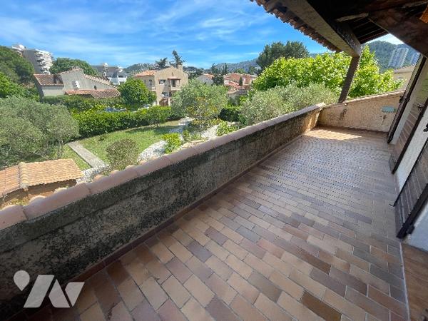 Maison avenue de la SOUDE 13009, 7 pièces dans lotissement privé, 144m² sur parcelle de 920m².