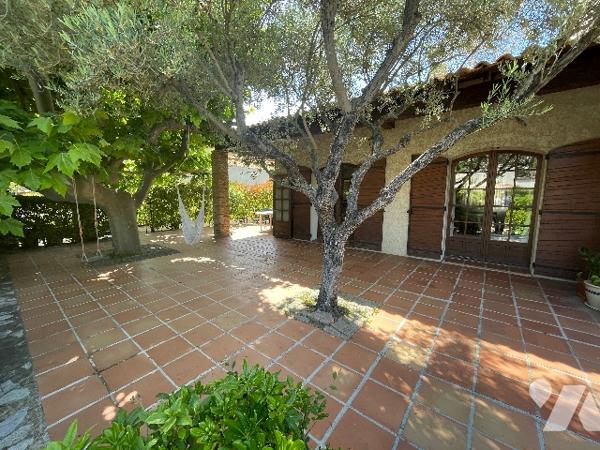 Maison avenue de la SOUDE 13009, 7 pièces dans lotissement privé, 144m² sur parcelle de 920m².