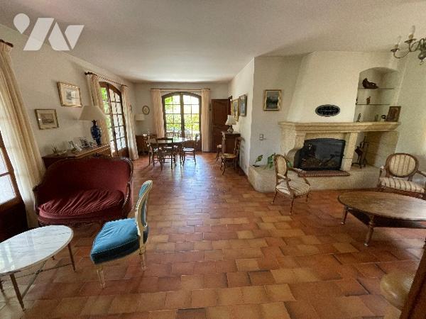 Maison avenue de la SOUDE 13009, 7 pièces dans lotissement privé, 144m² sur parcelle de 920m².