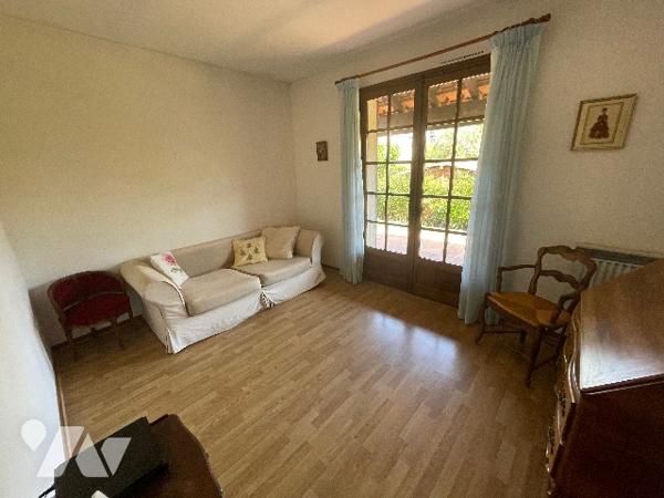 Maison avenue de la SOUDE 13009, 7 pièces dans lotissement privé, 144m² sur parcelle de 920m².