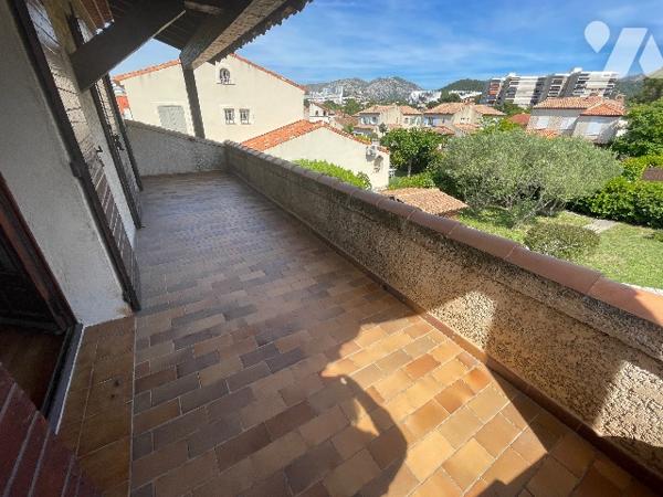 Maison avenue de la SOUDE 13009, 7 pièces dans lotissement privé, 144m² sur parcelle de 920m².