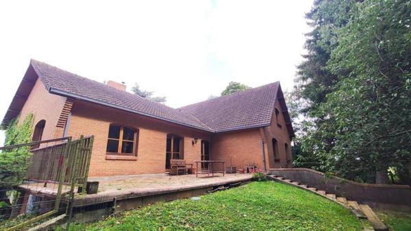 Pavillon individuel en semi plain pied avec sous-sol complet