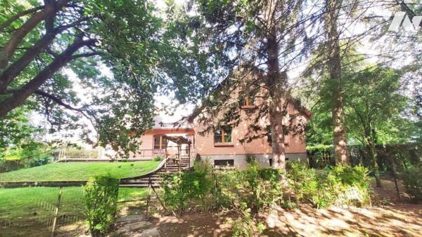 Pavillon individuel en semi plain pied avec sous-sol complet