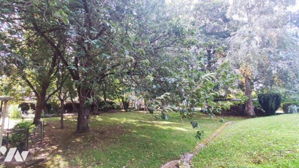 Pavillon individuel en semi plain pied avec sous-sol complet