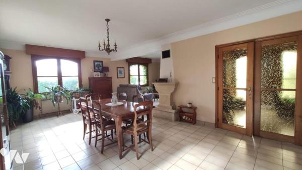 Pavillon individuel en semi plain pied avec sous-sol complet