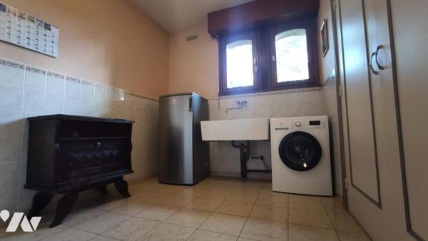 Pavillon individuel en semi plain pied avec sous-sol complet