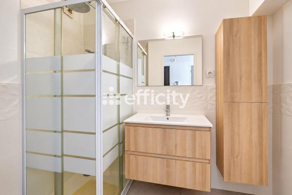 Appartement
         2 pièces
        - 33 m² 199 900 € *