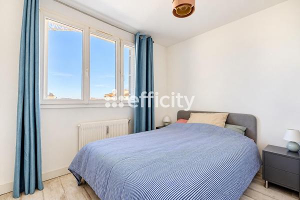 Appartement
         2 pièces
        - 33 m² 199 900 € *