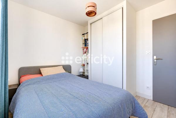 Appartement
         2 pièces
        - 33 m² 199 900 € *