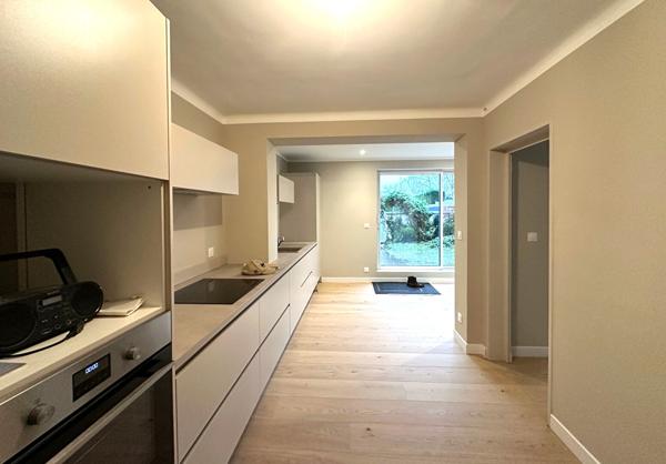 Lambersart Proximité Bourg, très jolie maison semi individuelle de 110 m2 entièrement rénovée, 4 chambres, salle de bains, Sdd, jardin et garage en box Lambersart Lambersart Proximité Bourg, très jolie maison semi individuelle de 110 m2 entièrement rénovée, 4 chambres, salle de bains, Sdd, jardin et garage en box Lambersart