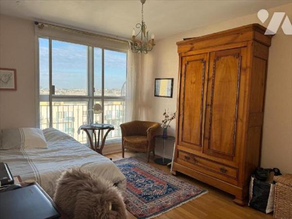 KERINOU-SAINT LUC. EXCLUSIVITE. Bel appartement lumineux (expo S/O),  situé au 8ème étage. L'ap...