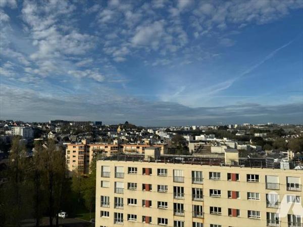 KERINOU-SAINT LUC. EXCLUSIVITE. Bel appartement lumineux (expo S/O),  situé au 8ème étage. L'ap...