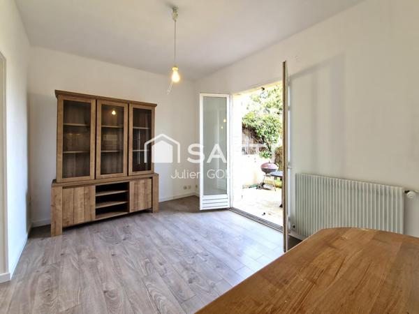 "Vivez au calme, entouré de verdure et proche du centre."