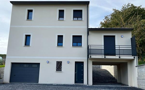 Maison à louer    4 pièces •  Chevincourt