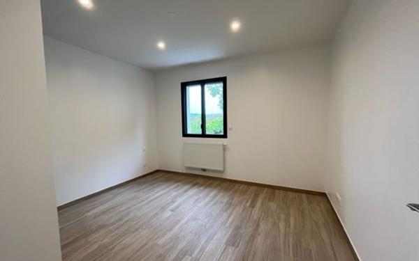 Maison à louer    4 pièces •  Chevincourt