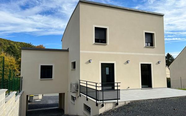 Maison à louer    4 pièces •  Chevincourt