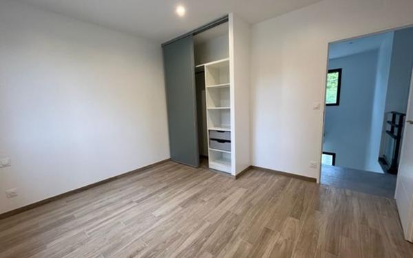 Maison à louer    4 pièces •  Chevincourt