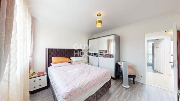 EN EXCLUSIVITE - MAISON 5 PIECES - ENTIEREMENT RENOVEE AVEC JARDIN ET BOX