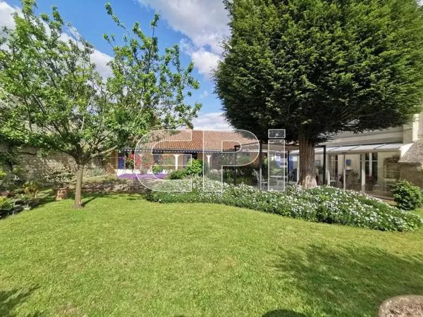 Charmante propriété de 9 pièces à Loudun