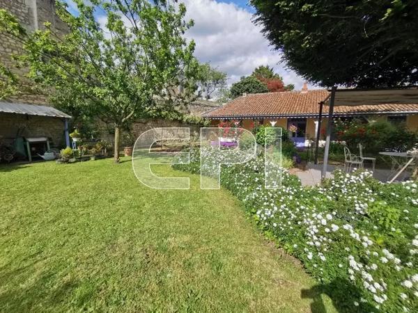 Charmante propriété de 9 pièces à Loudun