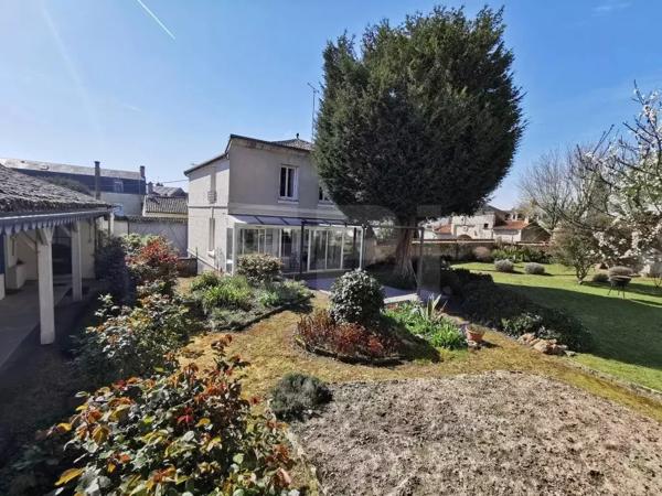 Charmante propriété de 9 pièces à Loudun