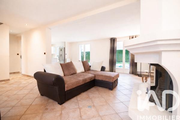 Maison à vendre 7 pièces 180 m² Les Alluets-le-Roi