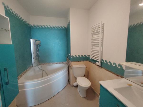 APPARTEMENT 2 pièce(s) T2 TYPE 2 13015 LA VISTE  PARKING TERRASSE