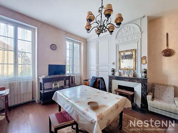 A Vendre Maison de Maître à rénover de 266 m² avec garages et jardin clôturé au centre de Condom