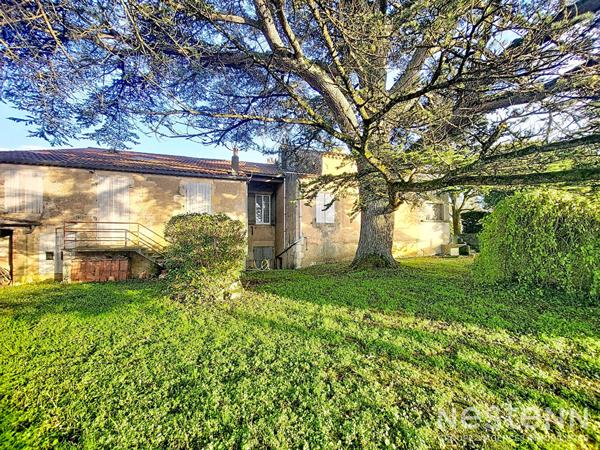 A Vendre Maison de Maître à rénover de 266 m² avec garages et jardin clôturé au centre de Condom