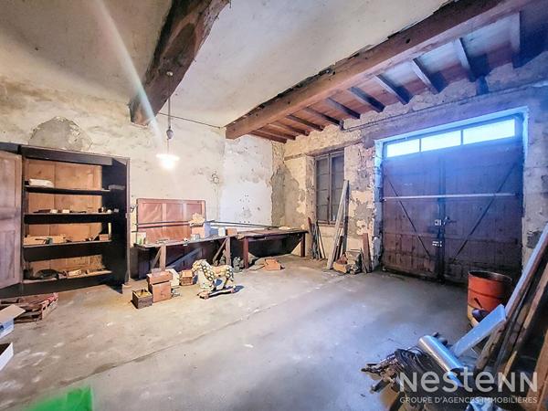A Vendre Maison de Maître à rénover de 266 m² avec garages et jardin clôturé au centre de Condom