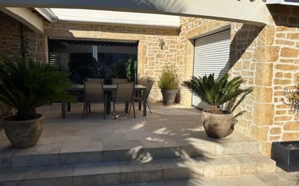 Maison à vendre    5 pièces •  Paulhan