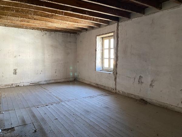 Tignieu-Jameyzieu (38230) Maison T3 A RENOVER