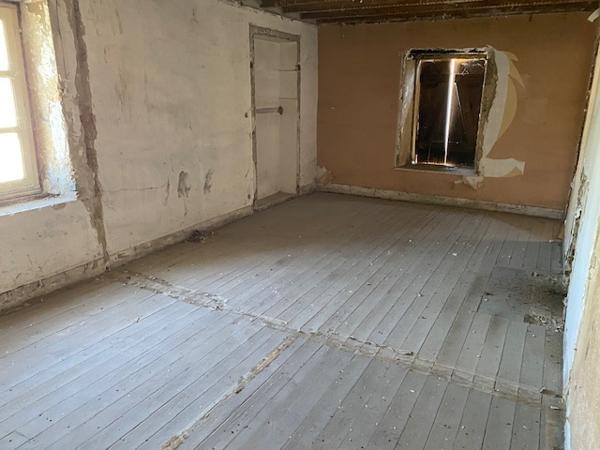 Tignieu-Jameyzieu (38230) Maison T3 A RENOVER