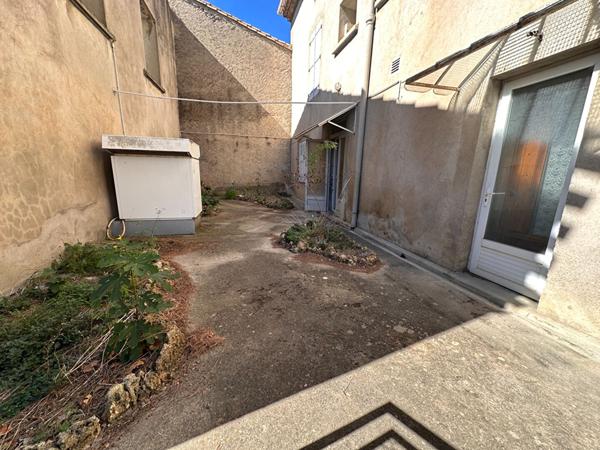 Maison de maitre à PEPIEUX proche CARCASSONNE + appartement avec extérieur