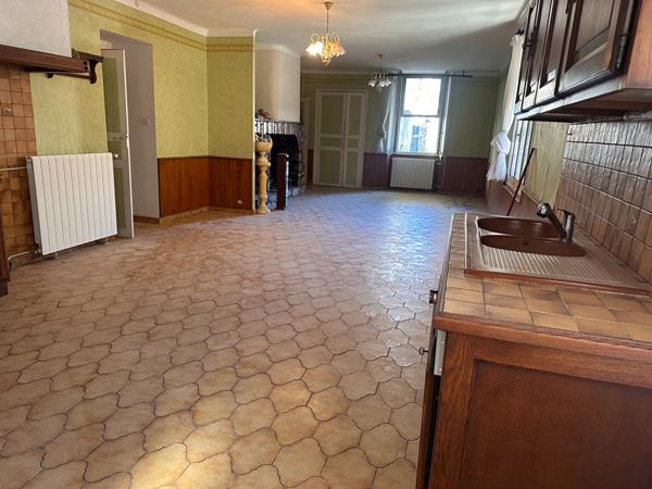Maison de maitre à PEPIEUX proche CARCASSONNE + appartement avec extérieur