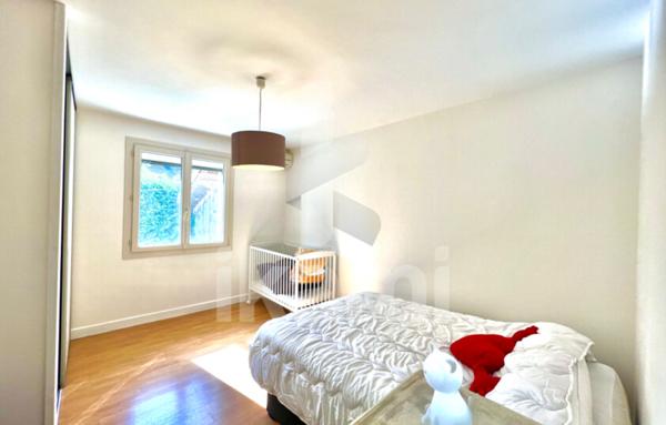 Maison Familiale 165m2 - 9 pièces  - Piscine - Garage indépendant