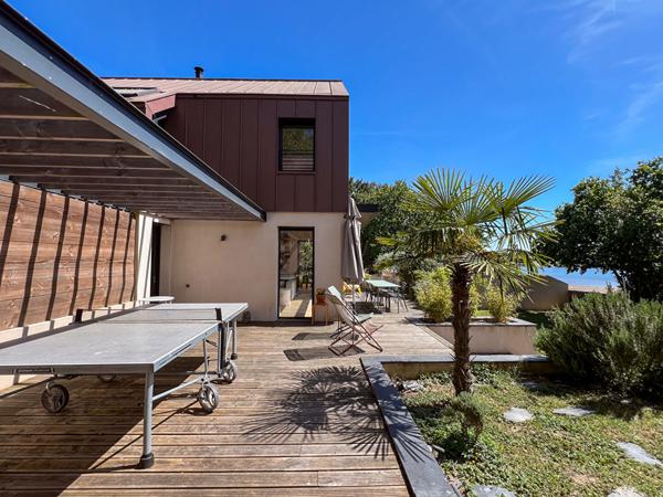 Maison contemporaine lumineuse à vendre aux Ponts de Cé offrant un cadre de vie unique avec une vue exceptionnelle