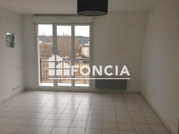 Location Appartement 3 pièces 58.62 m² - PLACE JULES DE BESPLAS Aubergenville 78410