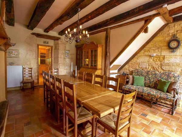 Complexe de gîtes en Dordogne avec trois maisons indépendantes, piscine et jacuzzi près de Sarlat et St-Cyprien