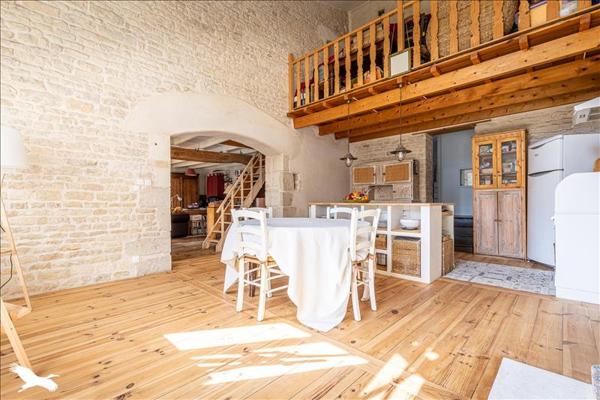 Maison à vendre |  Cramchaban |  8 pièces | 246 m²