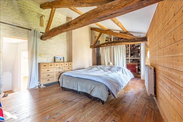 Maison à vendre |  Cramchaban |  8 pièces | 246 m²