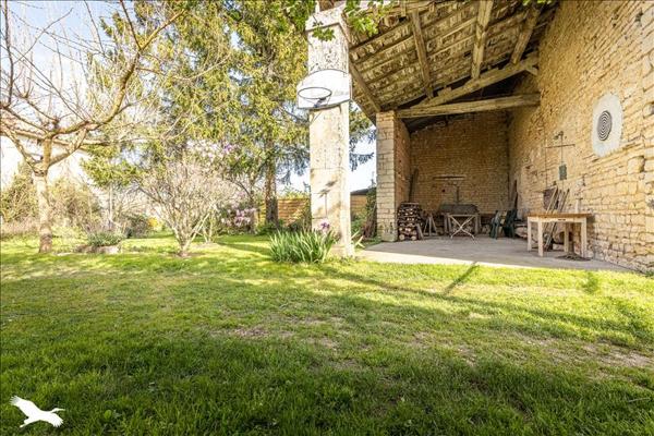 Maison à vendre |  Cramchaban |  8 pièces | 246 m²