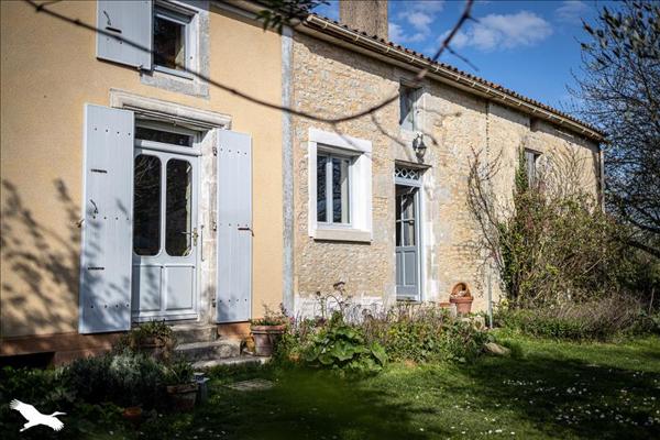 Maison à vendre |  Cramchaban |  8 pièces | 246 m²