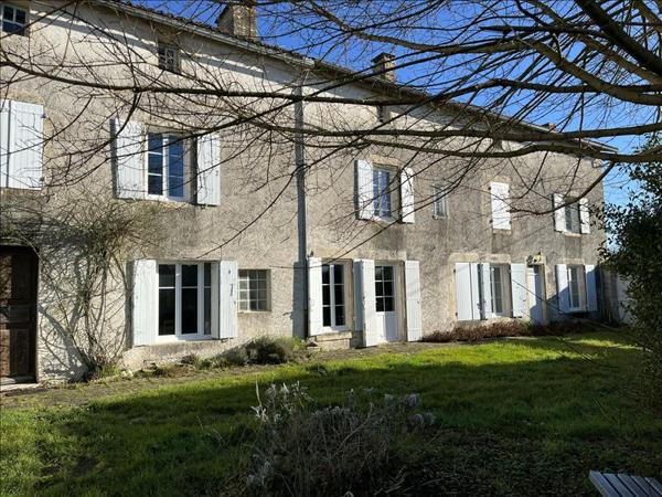 Maison à vendre |  Saint-Martin-lès-Melle |  9 pièces | 333 m²