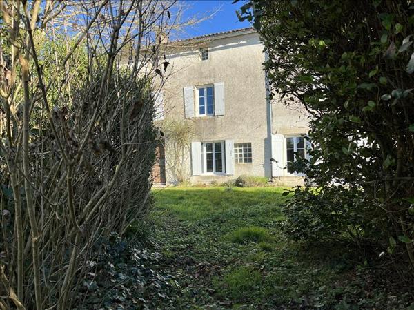 Maison à vendre |  Saint-Martin-lès-Melle |  9 pièces | 333 m²