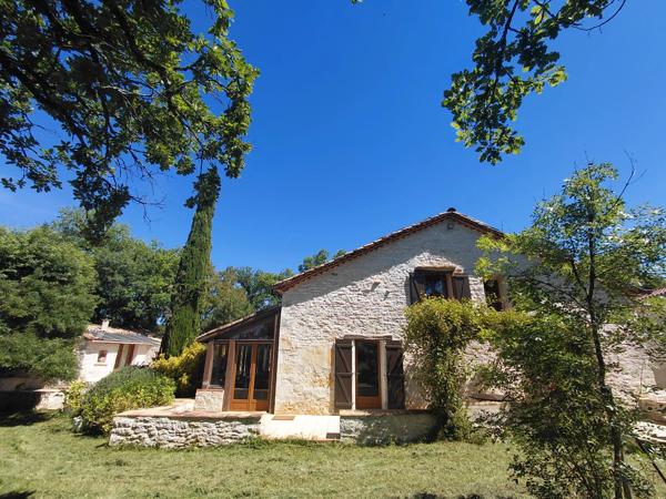 Maison écologique rénovée avec maison indépendante et jacuzzi à proximité de Montricoux