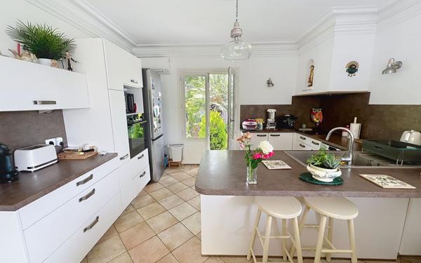 Maison à vendre    7 pièces •  Le Rouret