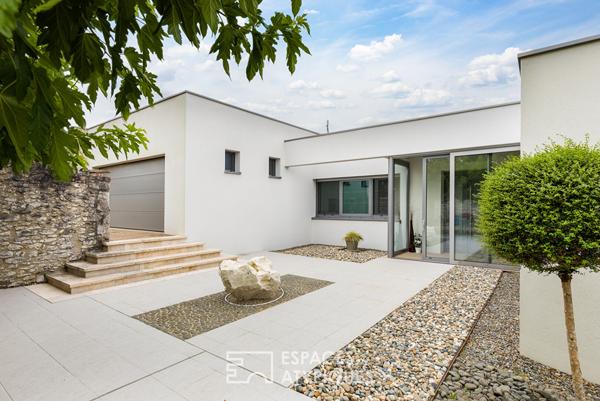 Maison d’architecte avec vue panoramique et prestations haut de gamme