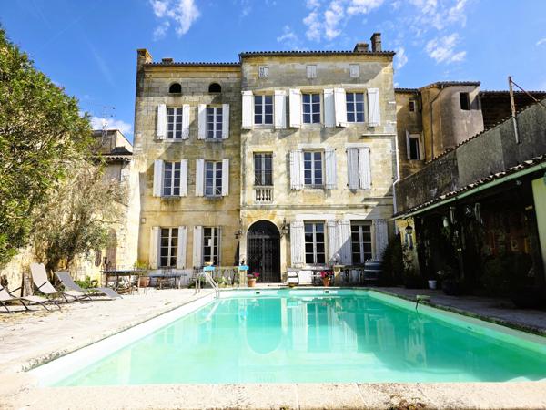 Maison de caractère avec maison d’amis au cœur de Castillon-la-Bataille