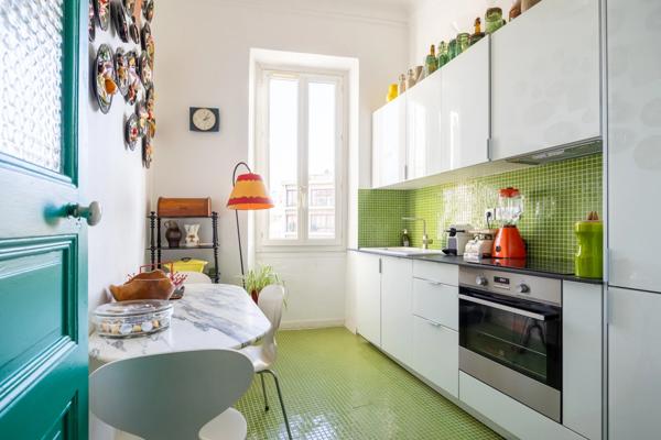 Marseille 6e – Castellane / Baille – T3 dernier étage lumineux – Vue Notre-Dame-de-la-Garde – Climatisation – Cave et cour privative